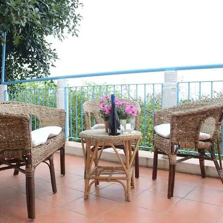 Holiday Homes дом грейс, дом отдыха