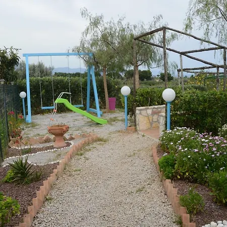 Holiday Homes дом грейс, дом отдыха