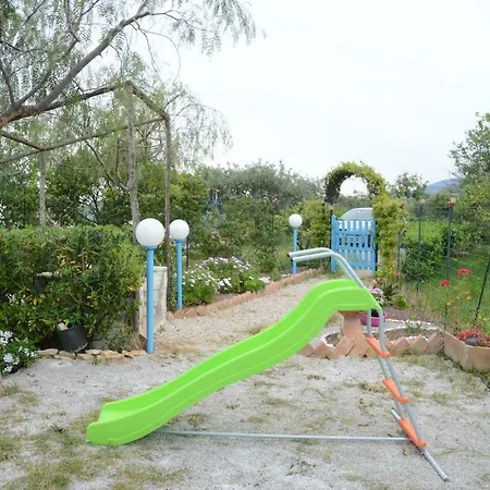 펜션 Holiday Homes дом грейс, дом отдыха