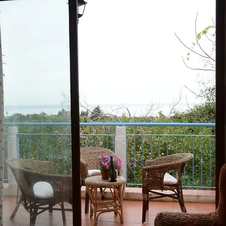 Holiday Homes дом грейс, дом отдыха 펜션 *
